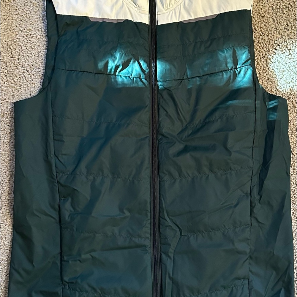 Brooks vest